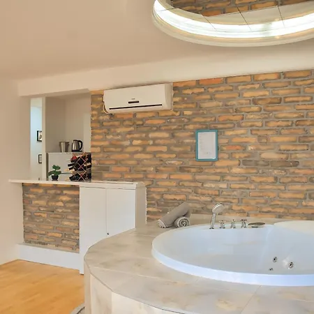 Hedonist Spa-avenija * Belgrade